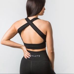 Alphalete Revival Vault Bra XS